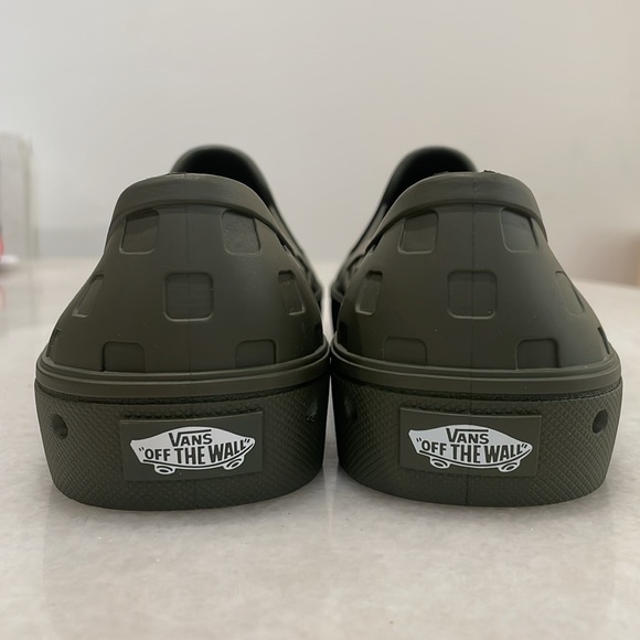 NWOT Vans Slip-On TRK Shoes - Picture 2 of 4